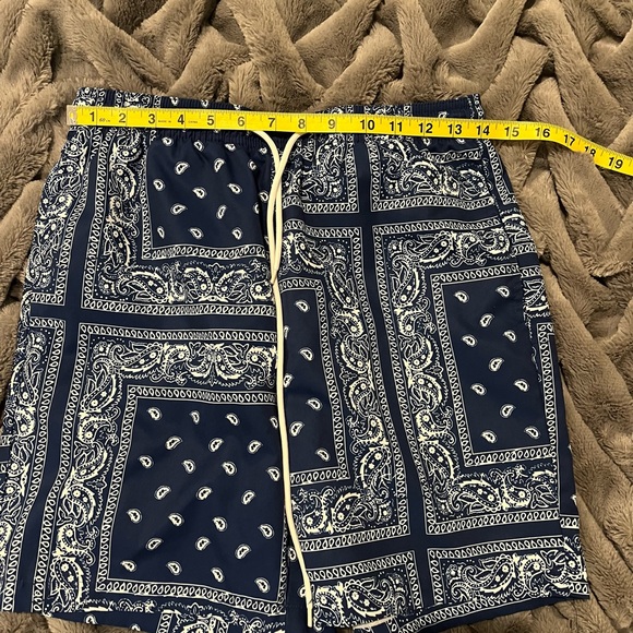 2/$15 Shein Blue Paisley Shorts Size Small - Picture 7 of 8